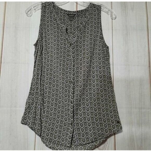 Eddie Bauer Shirt Ladies Extra Small Army Green Lavender Sleeveless V-Neck - Picture 1 of 7